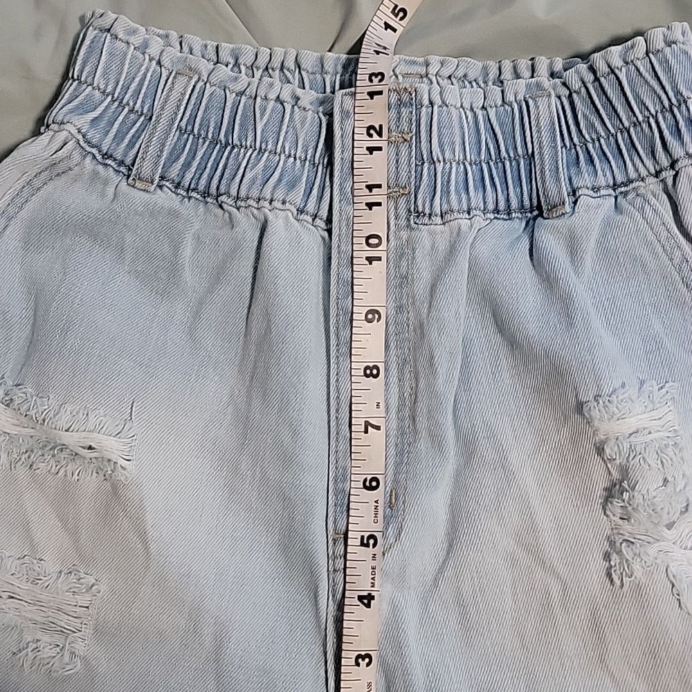 Distressed Light Wash Denim Shorts - Picture 3 of 7